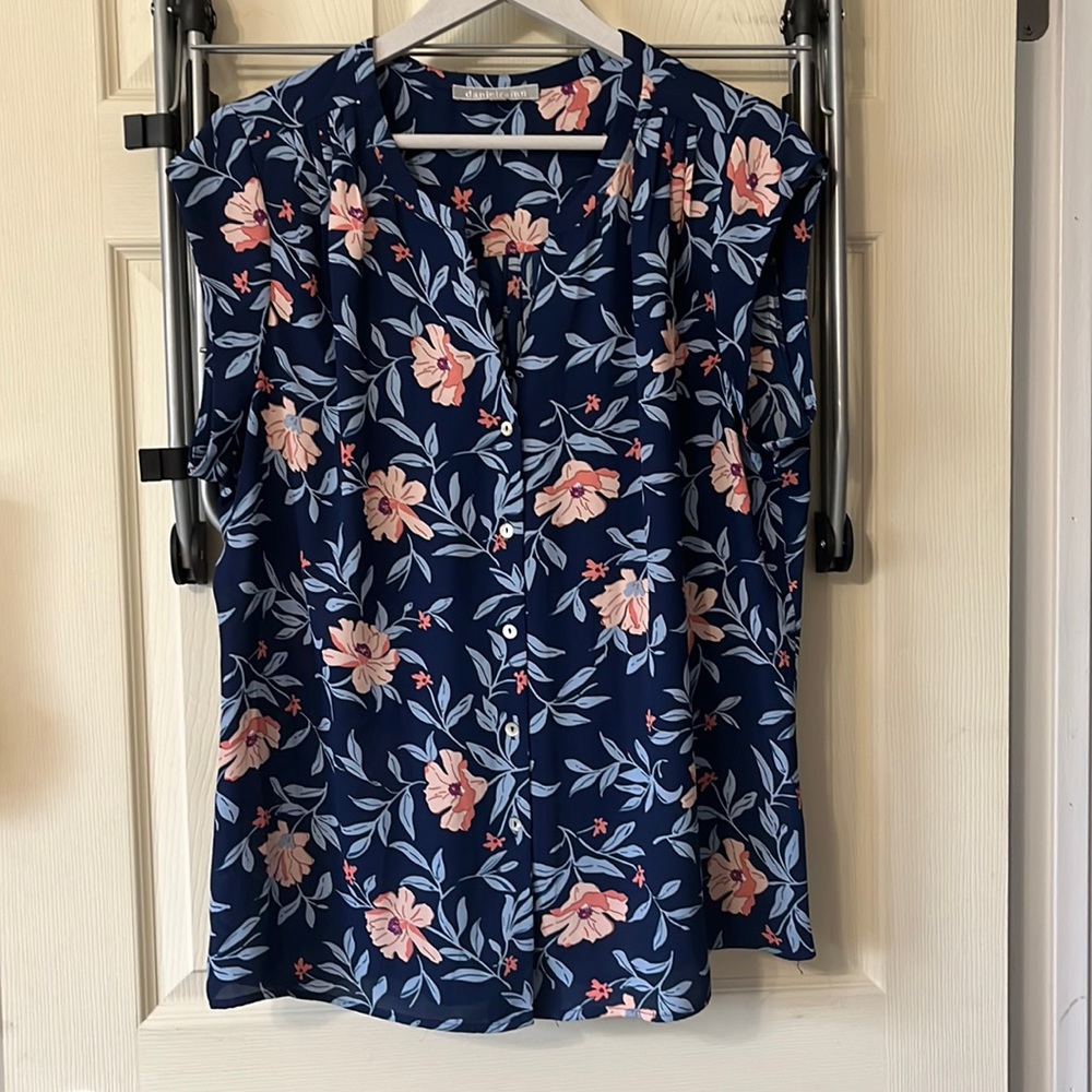 Daniel Rain Floral Short Sleeved Blouse